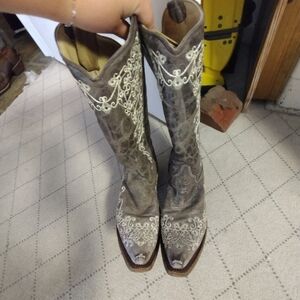 Women's cowboy boots